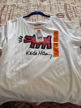 NWT Keith Haring Women's White Short Sleeve Graphic Tee with Red Icon Size XXL